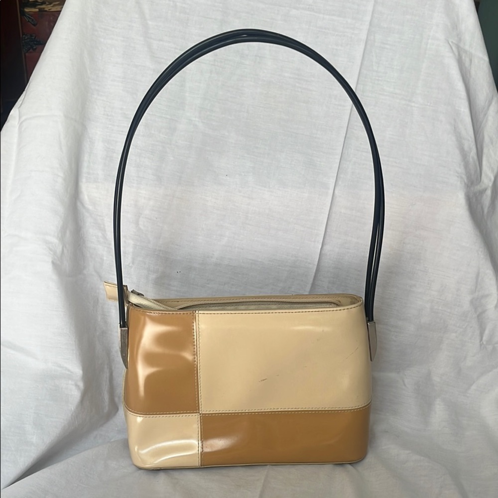 Vintage Tan and Cream Minimalist Shoulder Bag with Glossy Finish